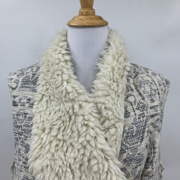 Dylan Sherpa Vest Jacket Womens M Medium Anthropologie Faux Fur Crossover Snap - Picture 3 of 15